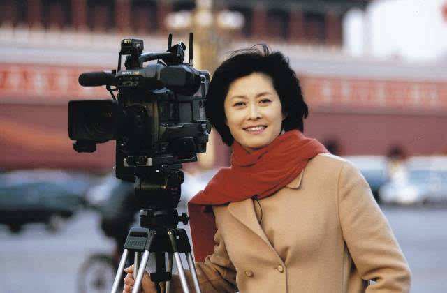 央视主持人敬一丹结过几次婚,敬一丹26岁嫁亿万富翁现如今怎样