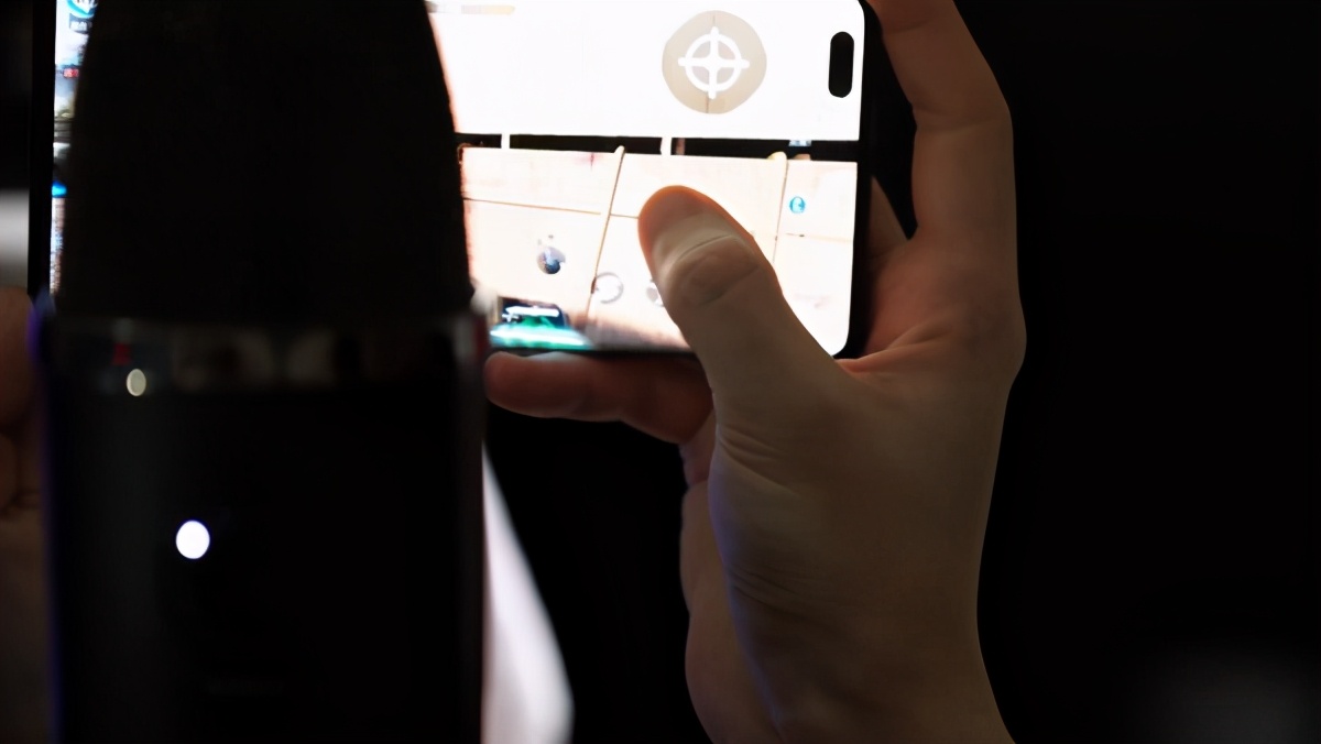 骨灰刚枪王告诉你用什么装备能轻松吃鸡