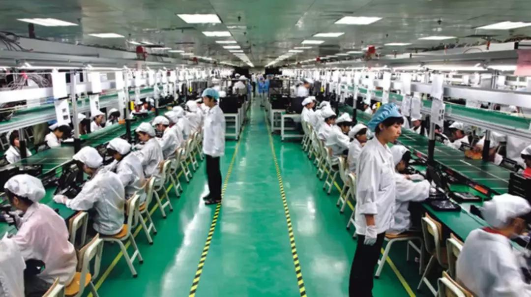 富士康一万工人玩快手，招工一人奖励2500块，有人赚过百万