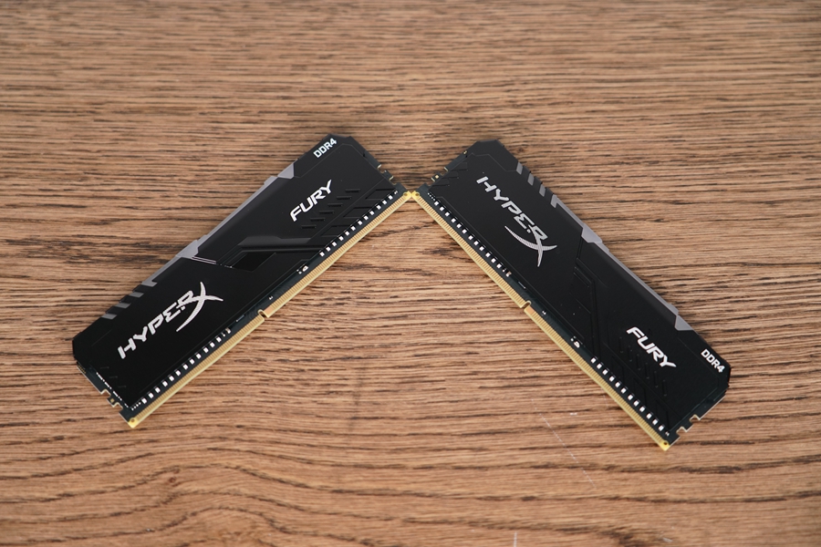 流光溢彩性能十足：HyperXDDR4RGB雷电流光系列骇客神条测评