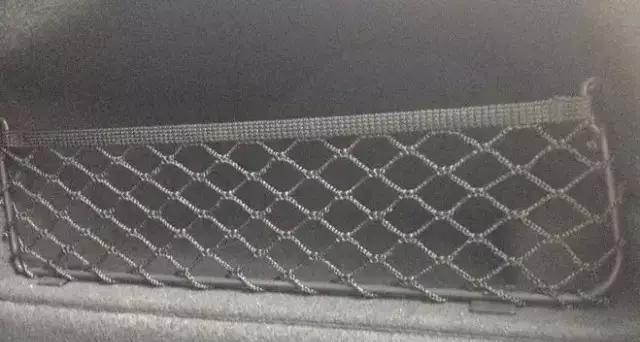 奥迪a6lc6保险盒示意图,奥迪a6lc72.0t前保险盒