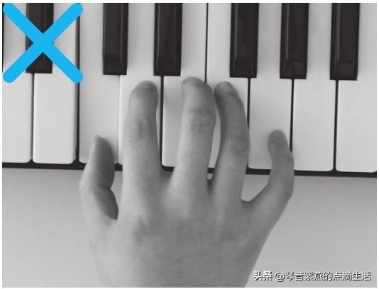 自学电子琴入门电子琴指法如何学,零基础弹电子琴教程母亲