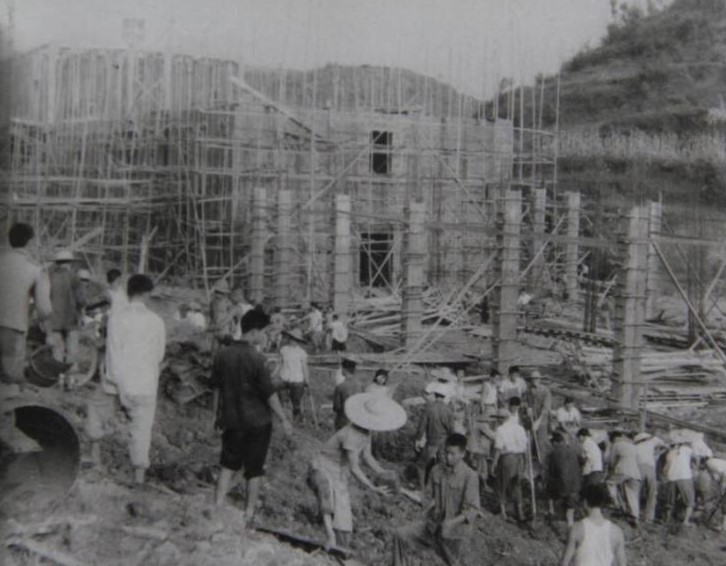 一座有光影又有历史的老厂――四川长征制药厂