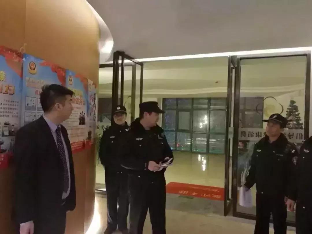 派出所开展黄赌专项整治,西安碑林警察铁锤行动