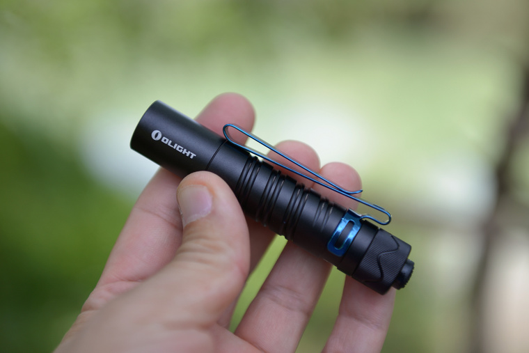 olight傲雷baldrs小型强光战术手电,我就是与众不同女声完整版