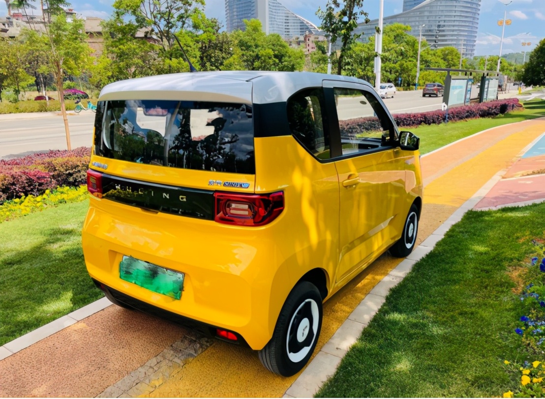 开宏光miniev马卡龙去旅行,五菱宏光miniev马卡龙三代启动过程