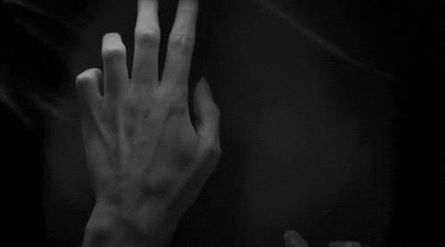 怪病无法直立行走,身患怪病无人能医