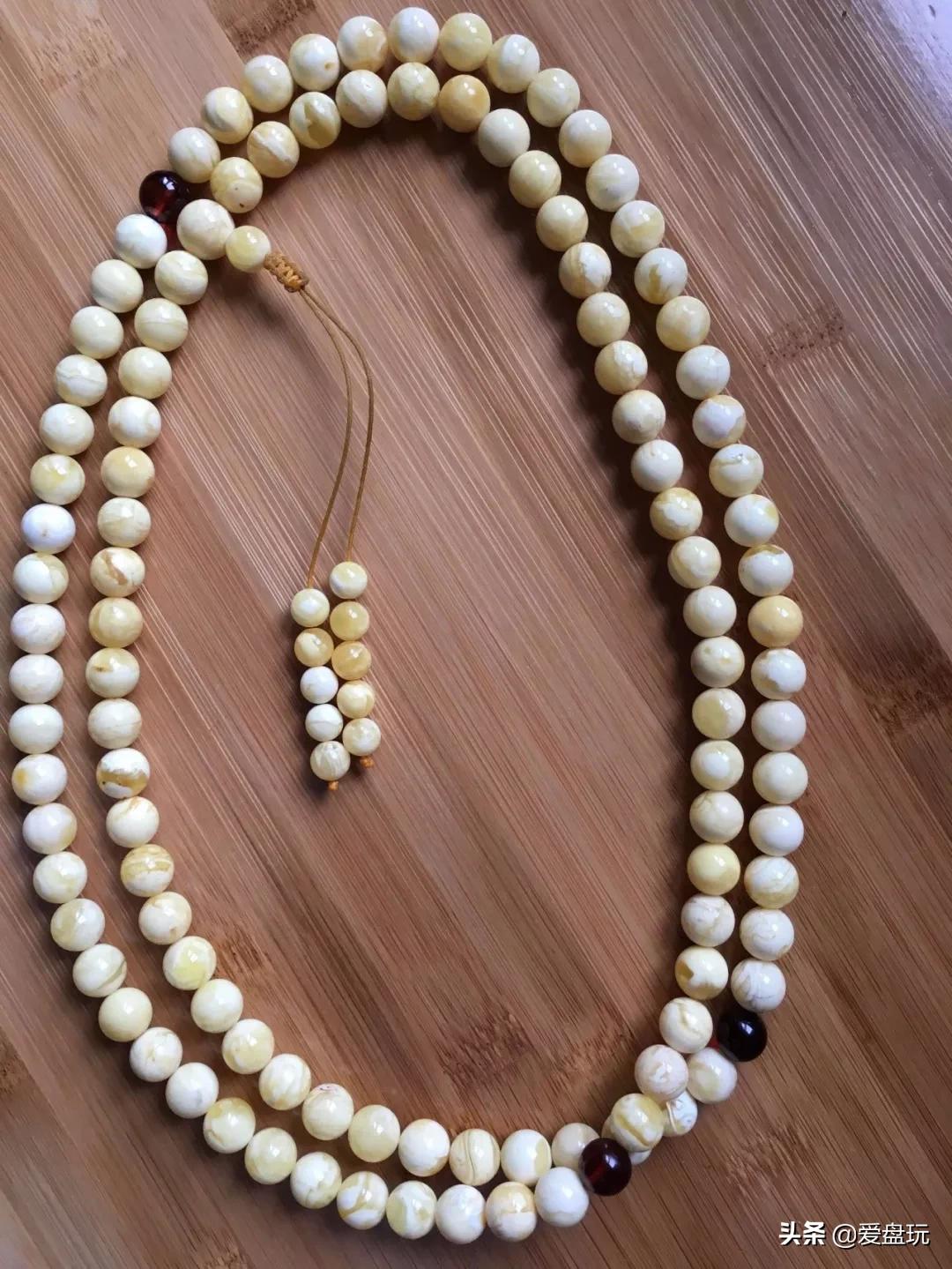 蜜蜡里面的白花越来越明显,蜜蜡白花变色的过程