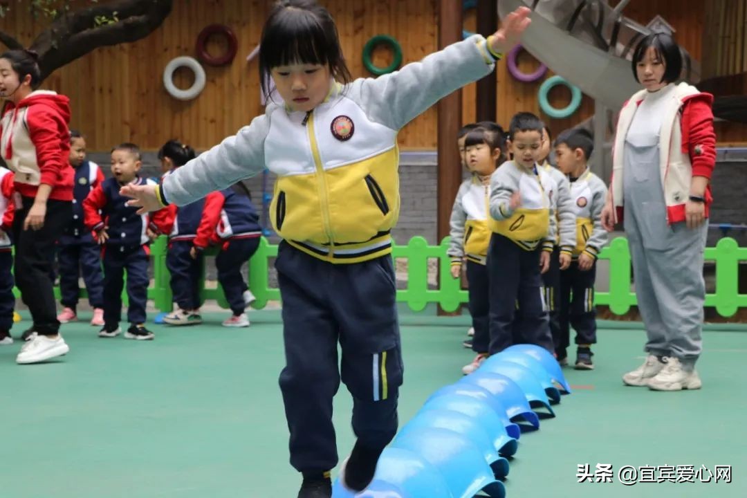 幼儿园乐享春天活动,幼儿园欢乐运动