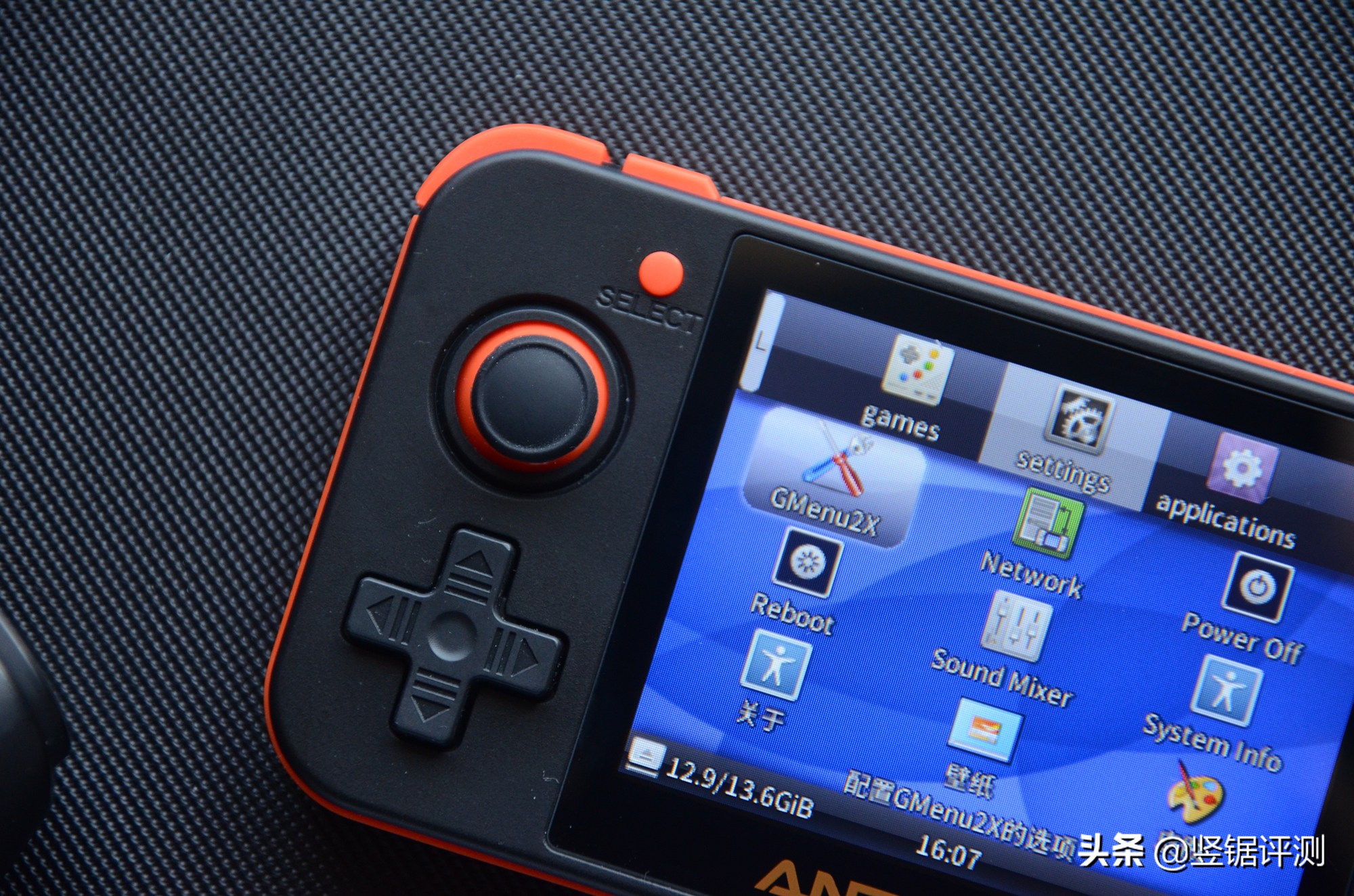 3.5英寸IPS屏，能模拟运行数千款游戏，国产“口袋掌机”评测