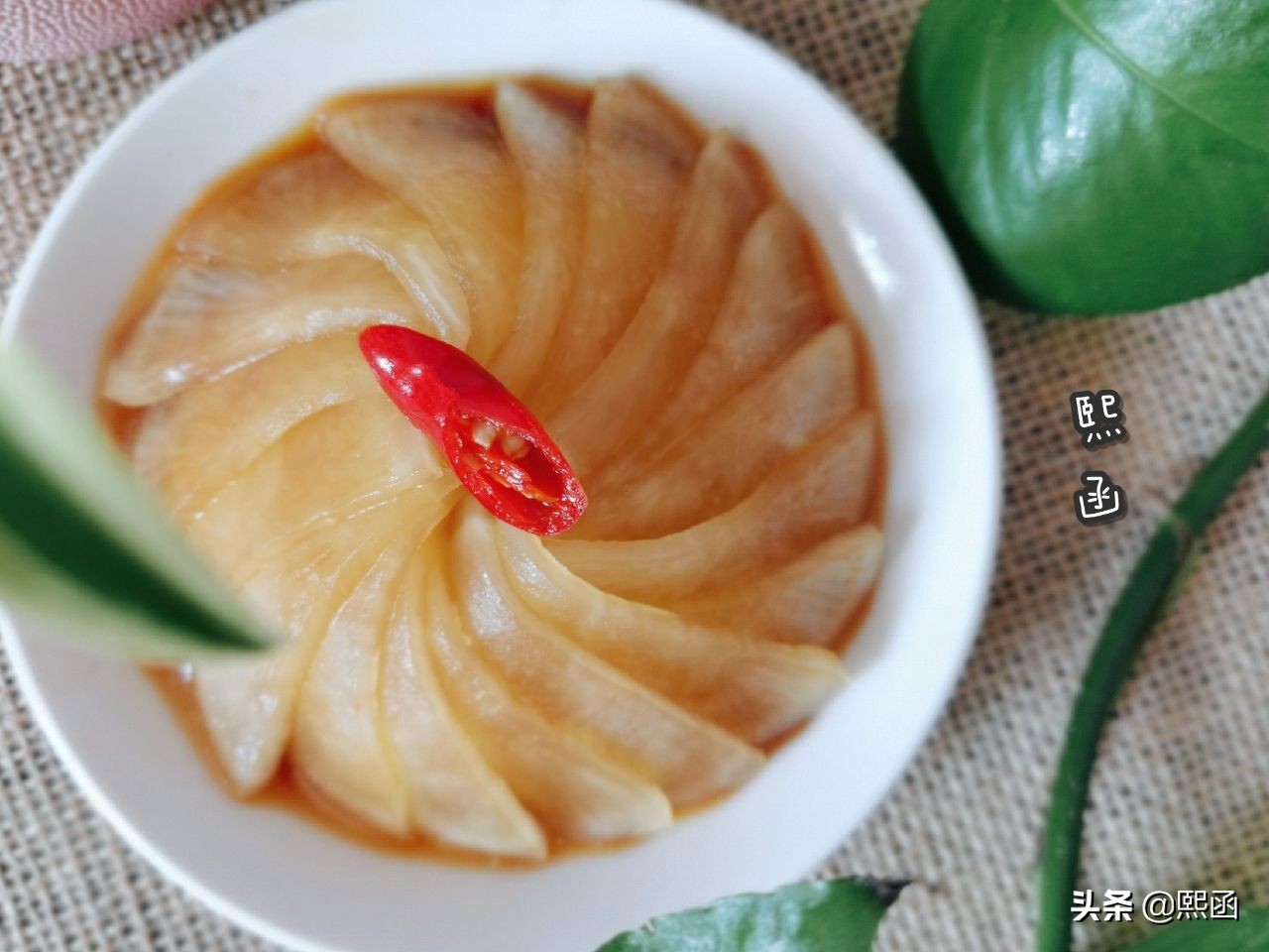 腌萝卜片用盐吗,腌萝卜片用陈醋行不行