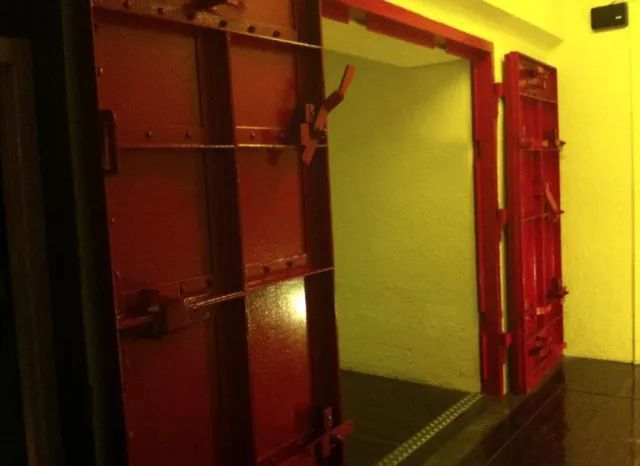 如何有效防御核打击,如果遭到核打击该如何自救