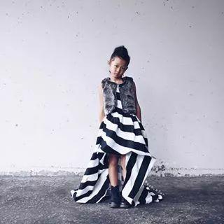 9岁小姑娘滑板视频,9岁滑板女孩