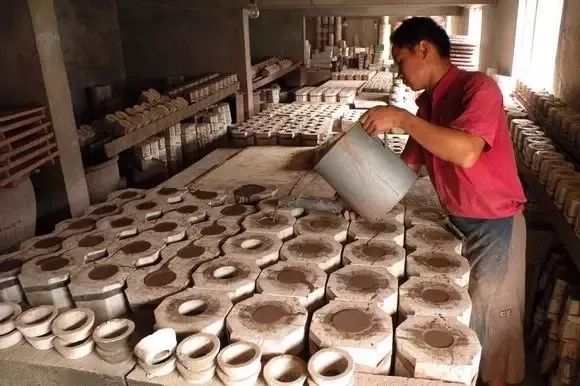 壶盖打碎了有什么征兆,壶盖摔成两半