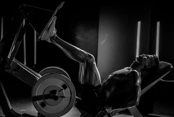 31岁的c罗和女友,c罗39岁身材