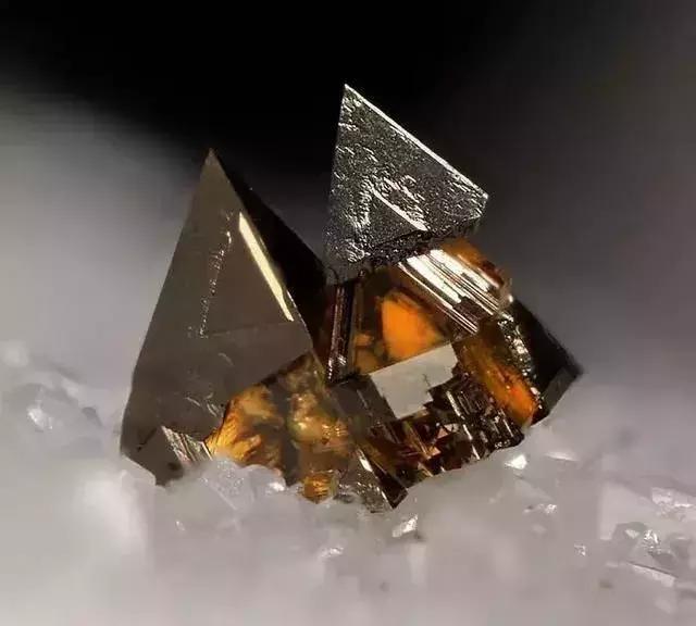 世界上令自己眸生情,见到后再也不爱别人的51个丽人