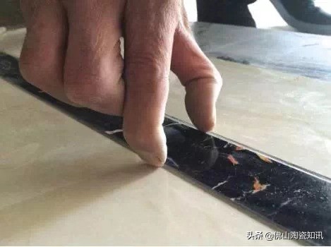 瓷砖贴不平例子,600*1200瓷砖贴完以后摸起来不平