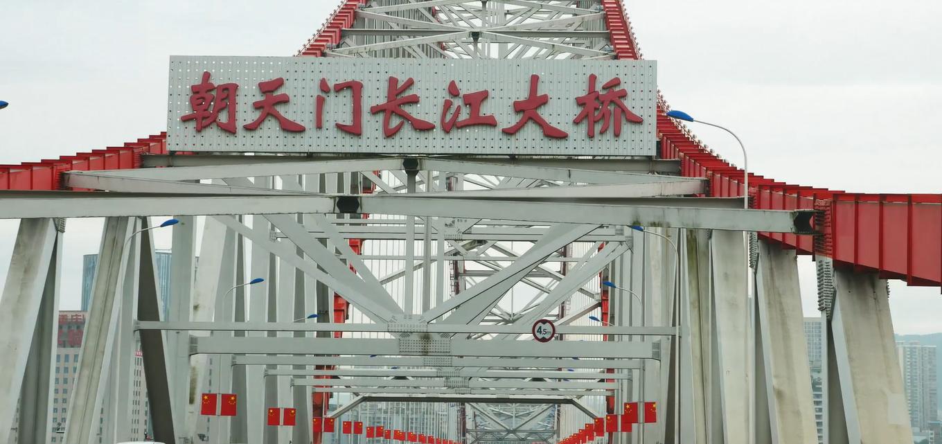 开车手机导航和carplay哪个好用,开车导航用手机还是车机屏好