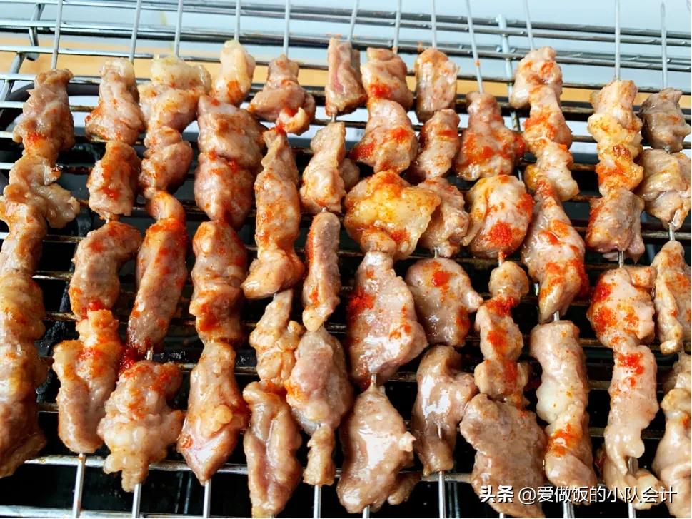 羊肉串可以直接烤么,羊肉串怎么烤能烤出烧烤店的味道