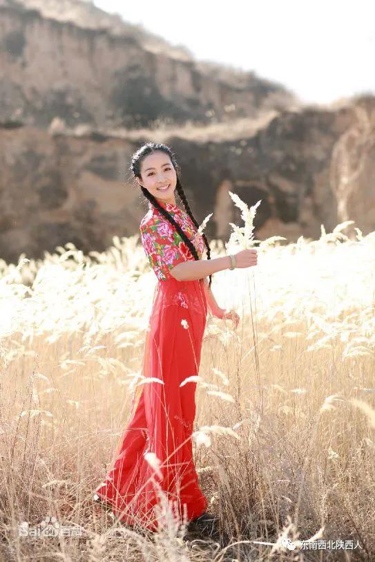 陕北女子唱酸曲又酸又好听,陕北美女唱的酸曲