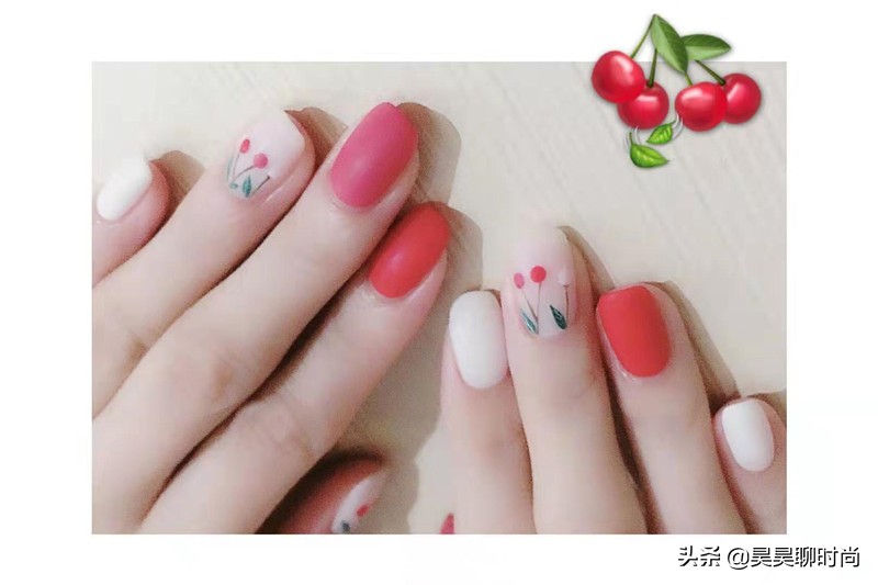 江疏影穿搭同款裙子 (江疏影吊带裙穿搭)