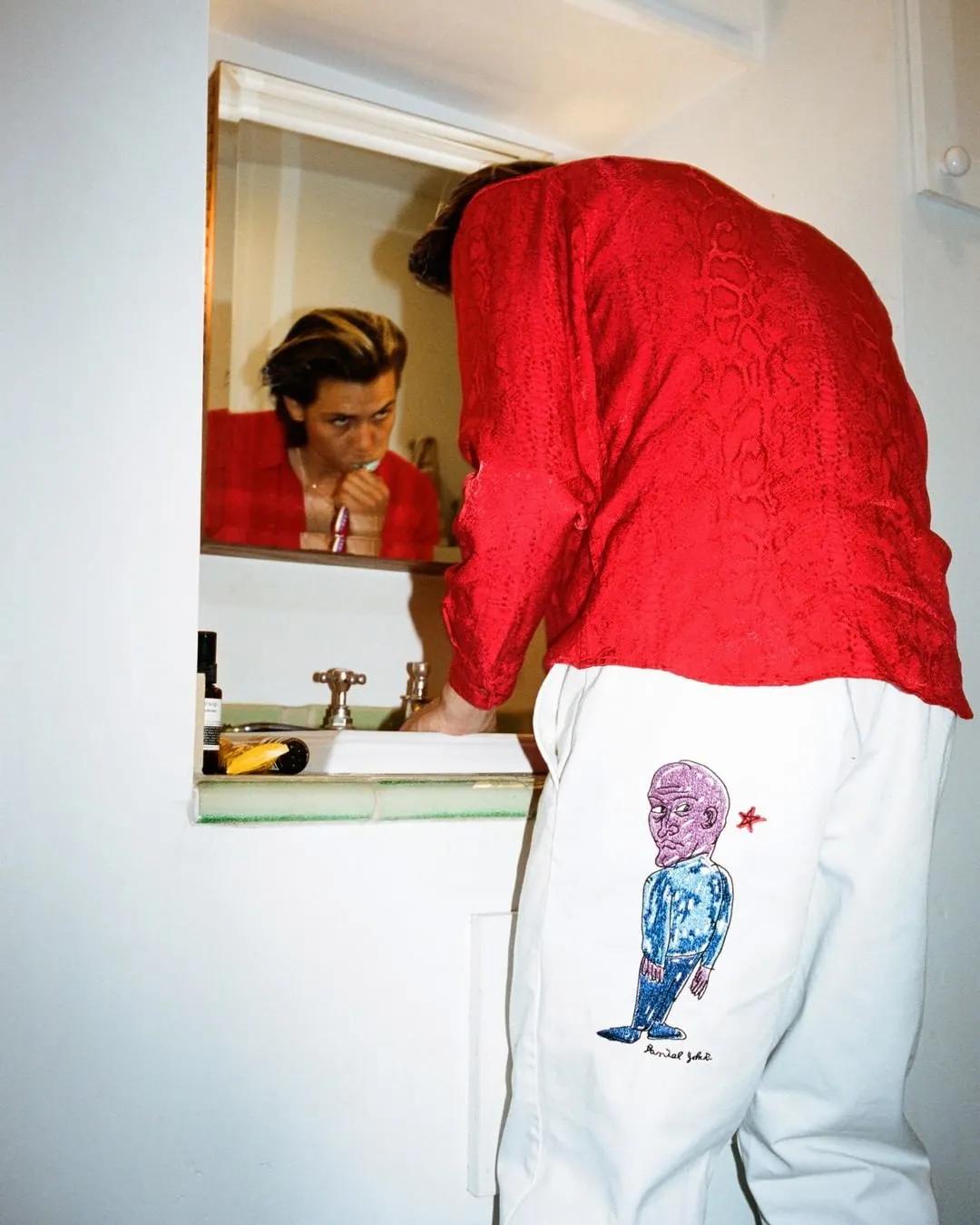 「每周联名X讯」众人骂丑，价格却直逼倒钩的鞋究竟长什么样？