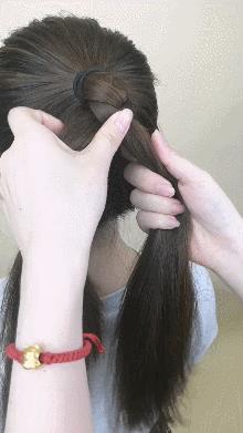 杨幂半扎鱼骨辫,杨幂的新发型双马尾鱼骨辫