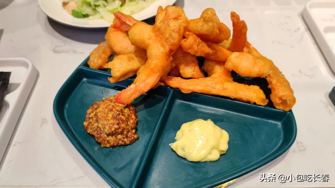 “尚羴羊”你们谁认识第二个字？据说他家双眼皮女生进店就送娃娃