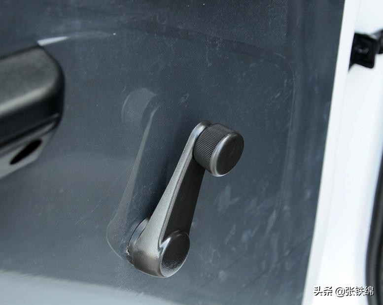 五菱宏光plus高配车型五座版,新款五菱宏光plus最高配多少钱