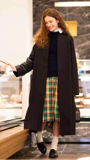 不知道穿什么就选黑大衣！这经典5组可优雅可帅气，显瘦超百搭