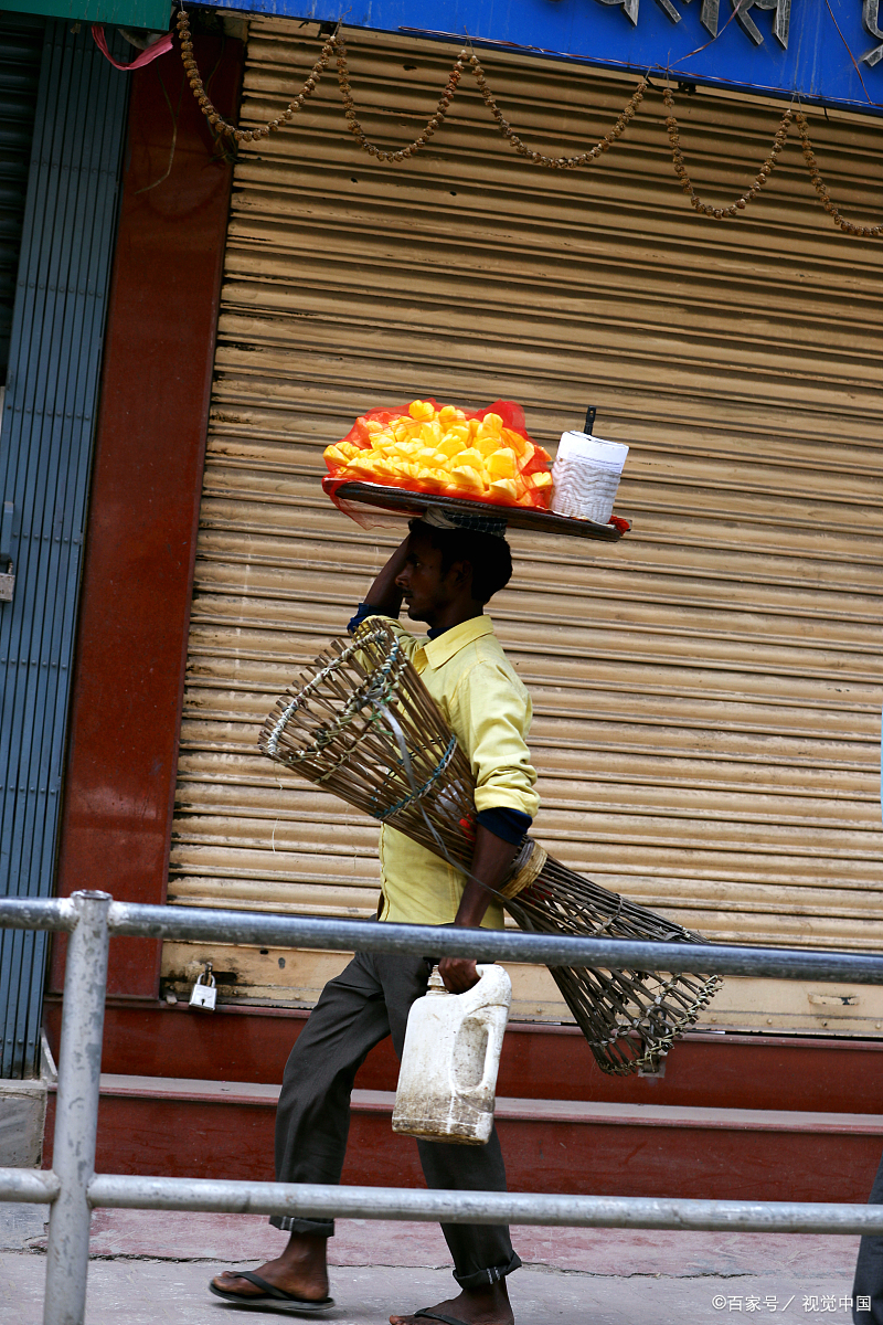 水果商贩：年前进了20万的水果礼盒，现在卖不掉送不出