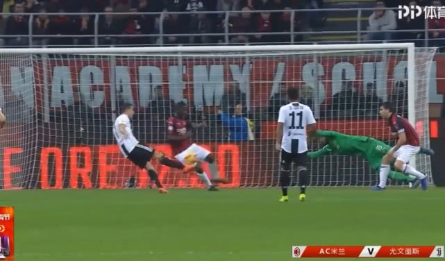c罗帽子戏法第一脚暴力远射,博努奇评价c罗凌空抽射