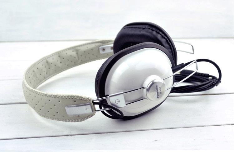 世界十大顶级耳机品牌名称,全球公认十大顶级耳机品牌在哪买