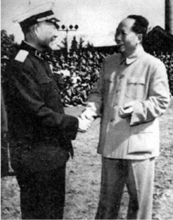 毛主席去青岛视察，顺便去肖劲光家做客：让你夫人做个苦瓜炒鸭子