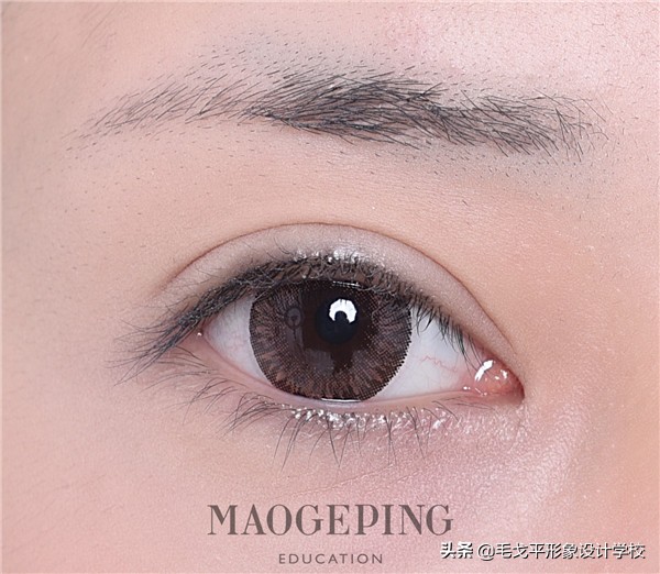初秋清透日常温柔初恋感眼妆,如何化干净清透的眼妆