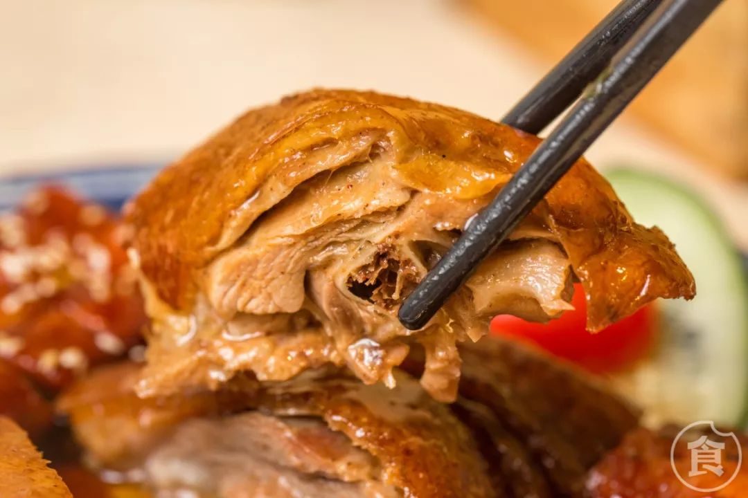 穿越80年代怀旧茶室！专卖TVB里的老港味，最低10元一件