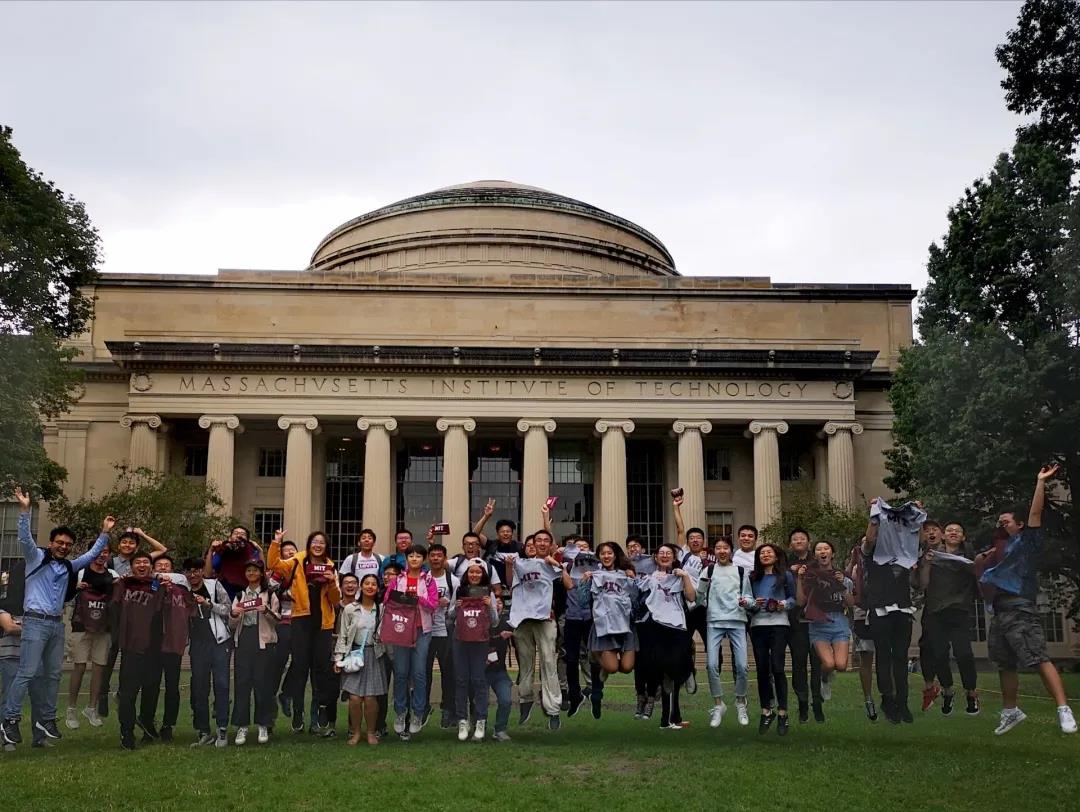 10大热门高薪专业,2022十大本科高薪专业