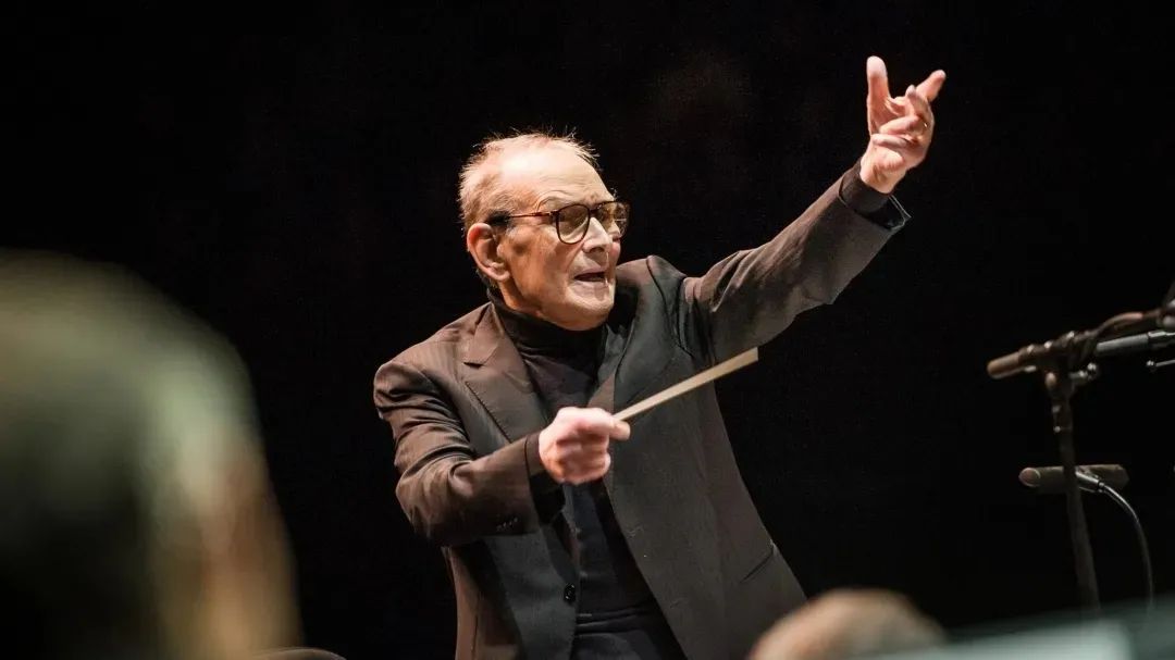 《文艺热搜榜》：张亮推出全套贝多芬唱片，龙美术馆60元看5个展