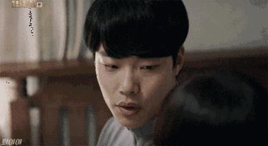 请回答1988德善所穿什么颜色毛衣,请回答1988德善所穿什么毛衣