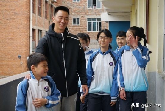 男生好就业的十大专业,十大铁饭碗职业排行榜