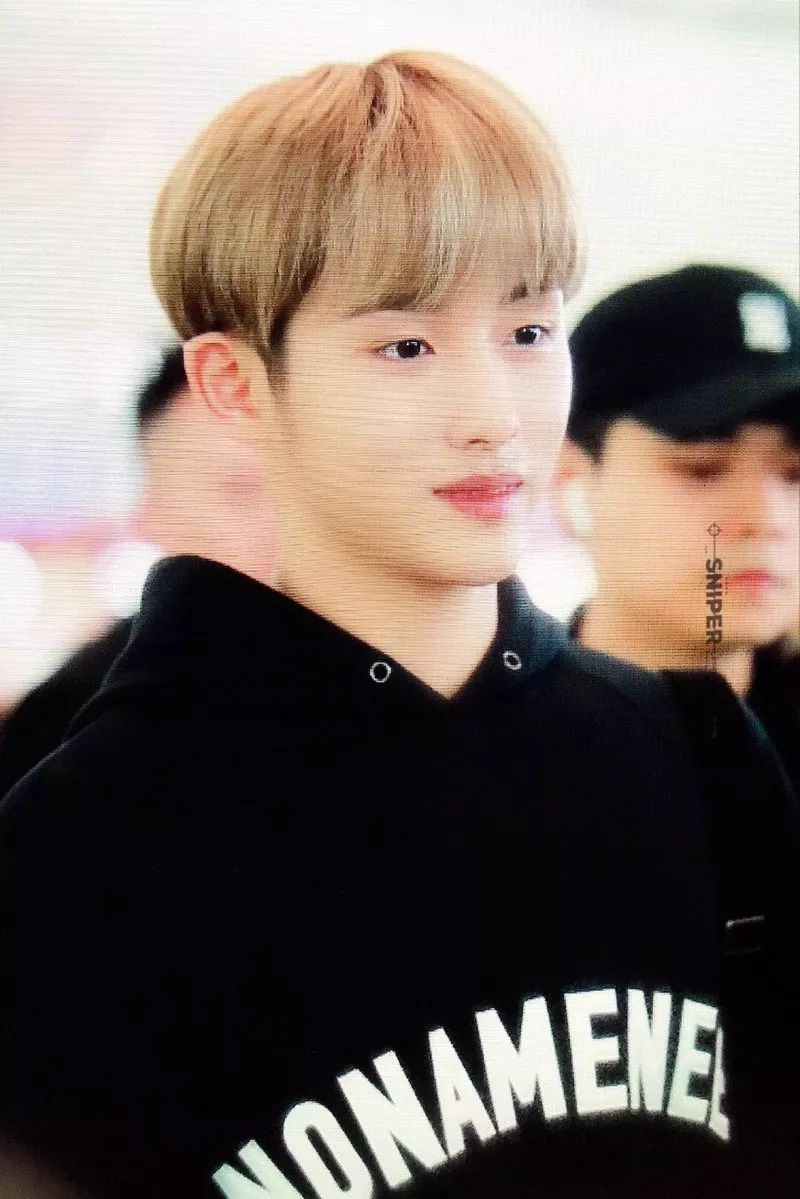 爱豆穿搭同款各色款式分享,爱豆日常穿搭同款