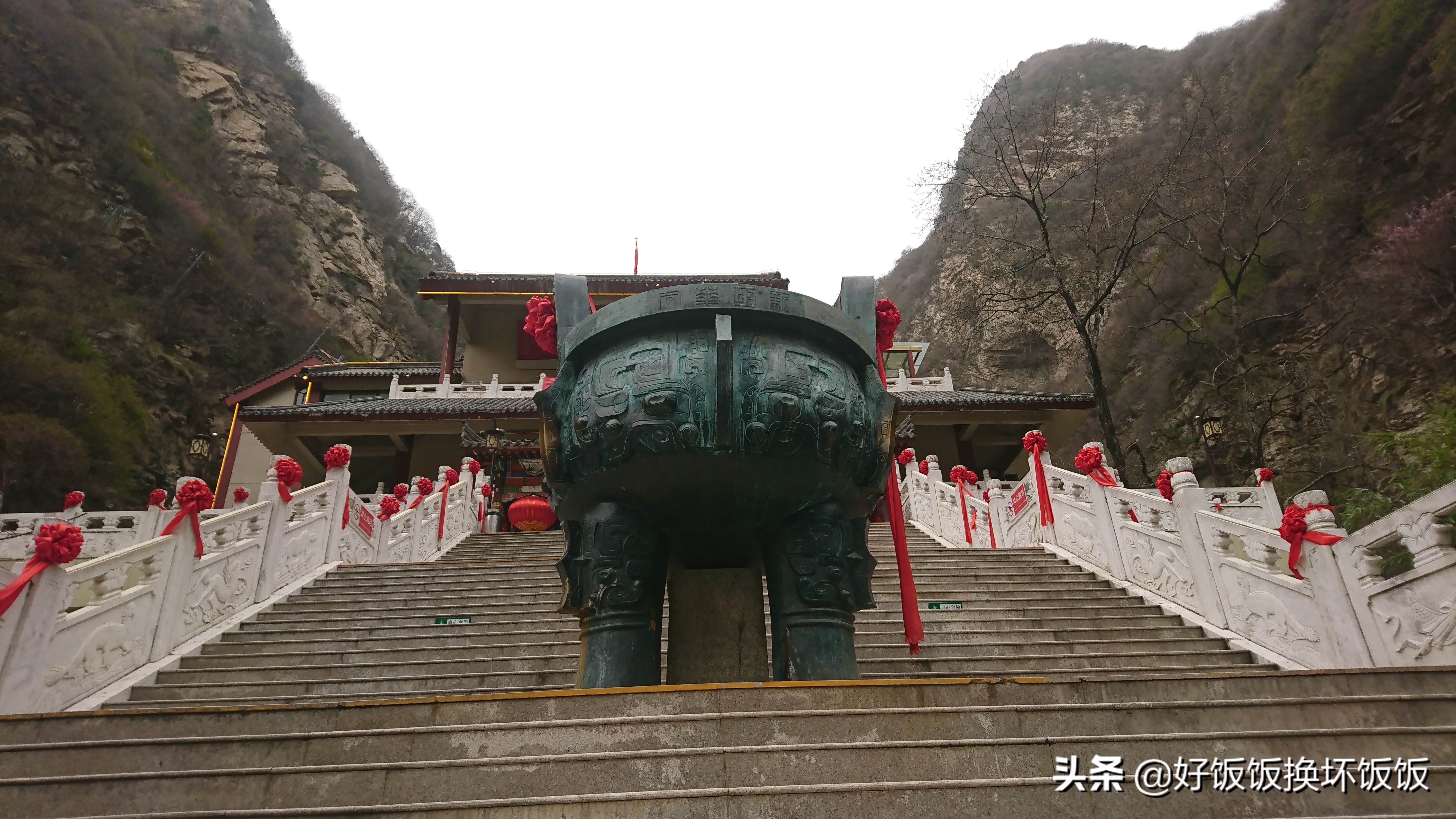 华山站到华山北峰怎么走,华山西峰到华山北峰山路怎样