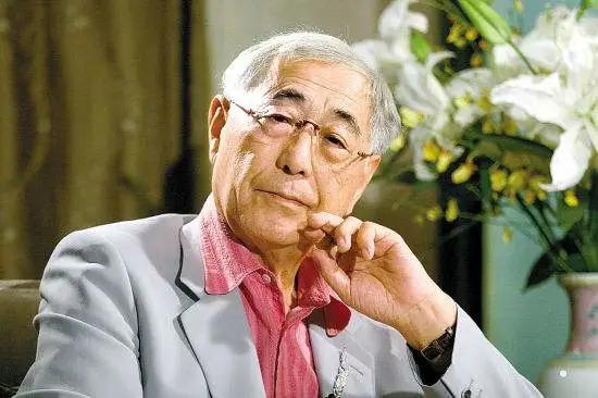 男人出轨后讨好老婆做家务,男人出轨后回家天天做家务