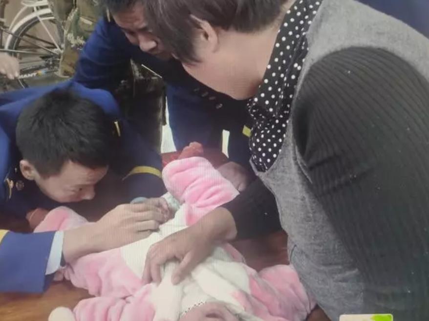 4个月宝宝“*弟弟小**”被卡因穿错衣服，这6种衣服坚决不能给孩子穿