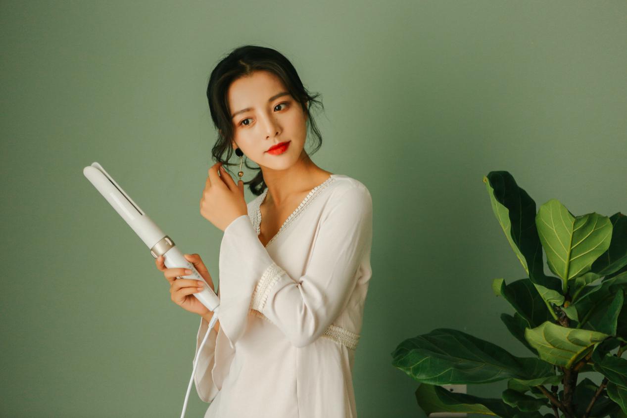 自动卷发棒太适合手残的小仙女了,短发懒人自动卷发棒