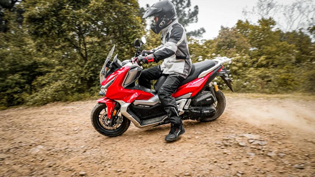 大阳ADV150胖虎试驾:真正的跨界踏板,兼顾城市越野可玩性极高