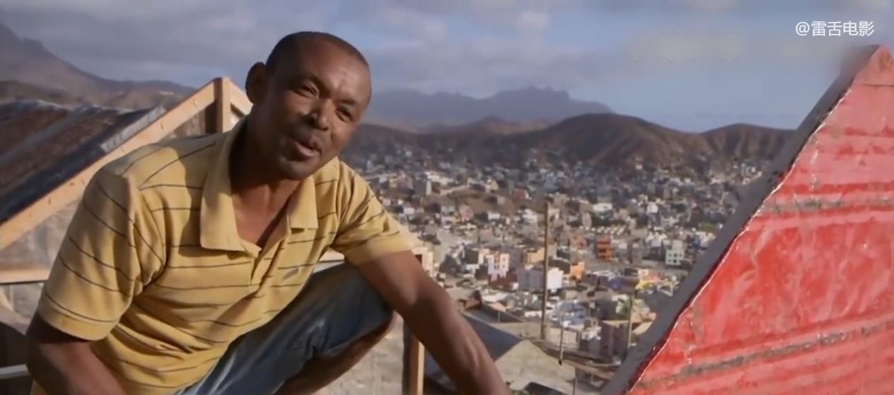 非洲小伙用铁桶建房子,只需要150块,就能拥有一室一厅!纪录片