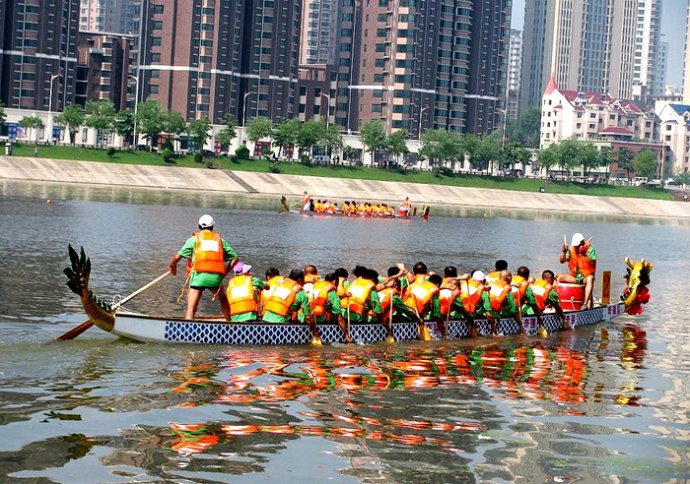 21年前本溪驻军无偿修建了一条太子河大坝如今变成一条滨河景观道