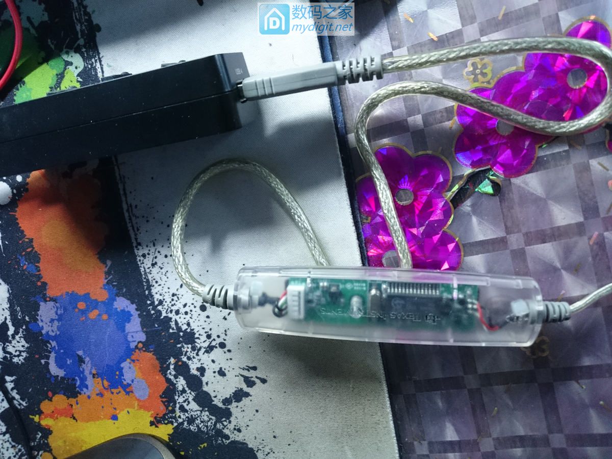 技术大佬秀操作！德州仪器TI-89图形计算器拆机维修及CPU超频