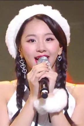 明星同款爱心气质高级轻奢耳饰,明星同款耳饰最好看的